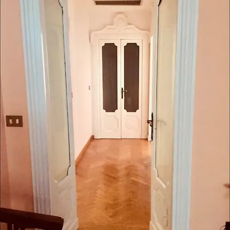 Charming Double Bedroom In Navigli District Milán